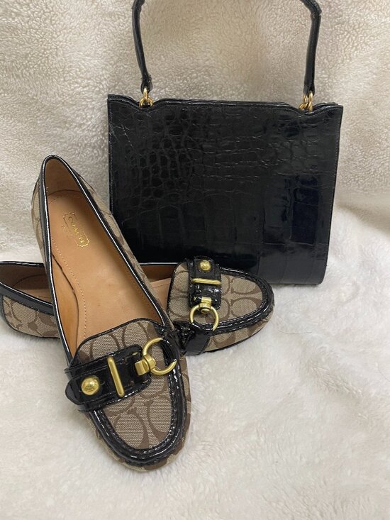 Women's Sz 8.5 B Coach Elkie Slip-on Loafers w/Logo Pattern F2070/H10 - Picture 1 of 9